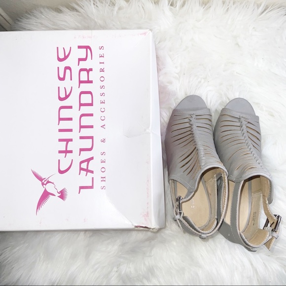 Chinese laundry distressed gray heeled sandal - Picture 8 of 9